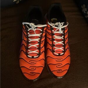 Nike Men's Orange and Black Athletic Shoes